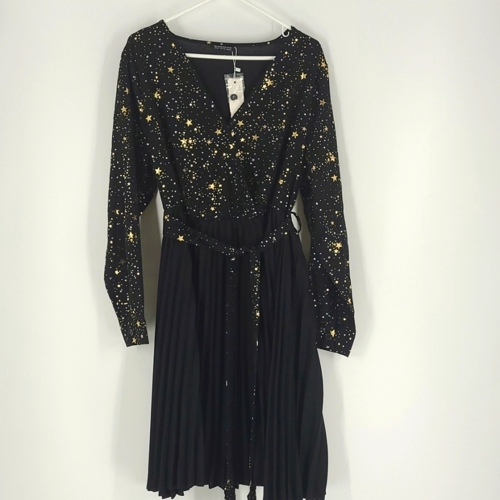 Bloomchic Size 14-16 Black and Gold Star Patterned Midi Dress With Pleated Skirt